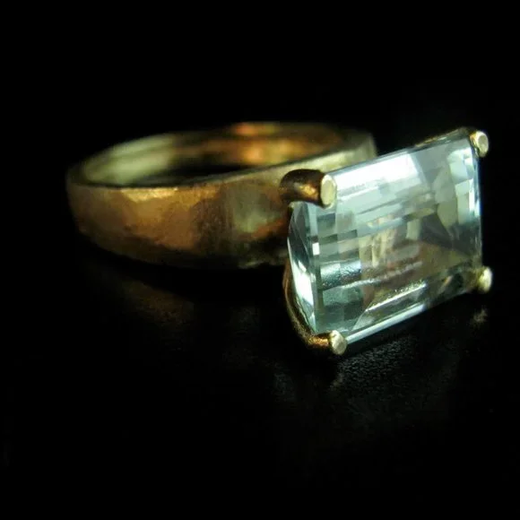 Gold Aquamarine ring. 14K solid yellow gold ring with big Aquamarine stone.